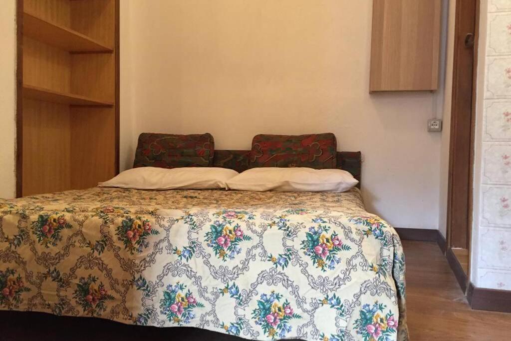 Nel Set Di Piccolo Mondo Antico Villa Viola Valsolda Buitenkant foto