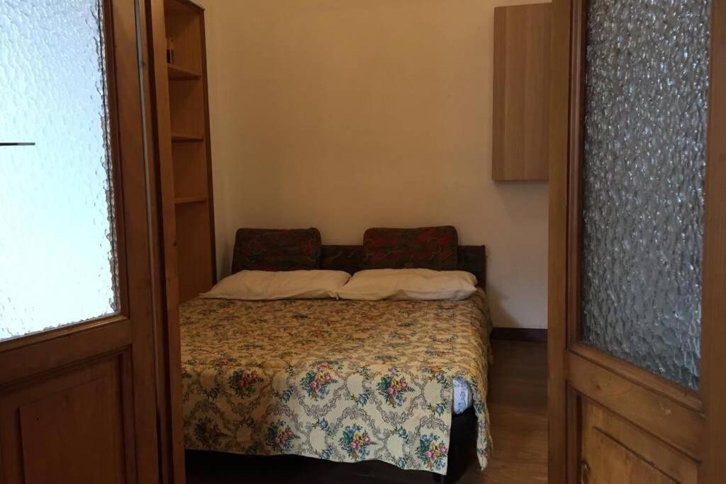 Nel Set Di Piccolo Mondo Antico Villa Viola Valsolda Buitenkant foto