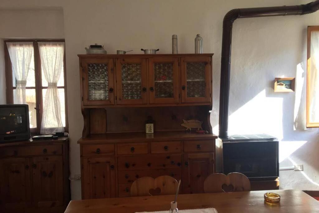 Nel Set Di Piccolo Mondo Antico Villa Viola Valsolda Buitenkant foto