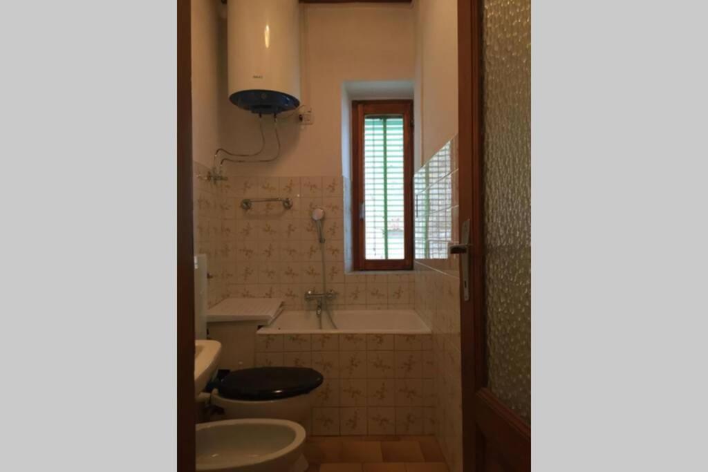 Nel Set Di Piccolo Mondo Antico Villa Viola Valsolda Buitenkant foto