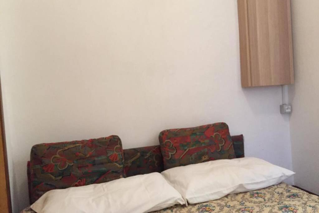 Nel Set Di Piccolo Mondo Antico Villa Viola Valsolda Buitenkant foto