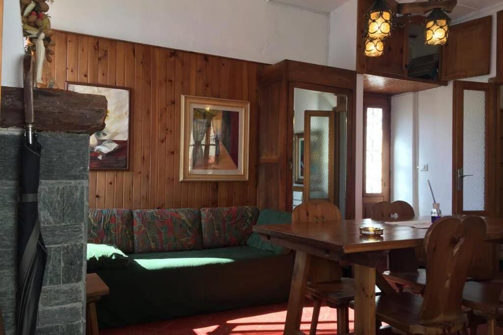 Nel Set Di Piccolo Mondo Antico Villa Viola Valsolda Buitenkant foto