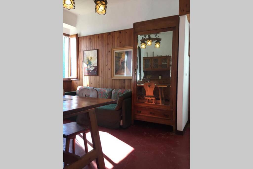 Nel Set Di Piccolo Mondo Antico Villa Viola Valsolda Buitenkant foto